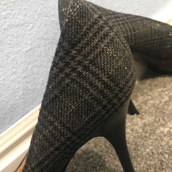 Black and gray plaid shoe - Picture 5 of 9